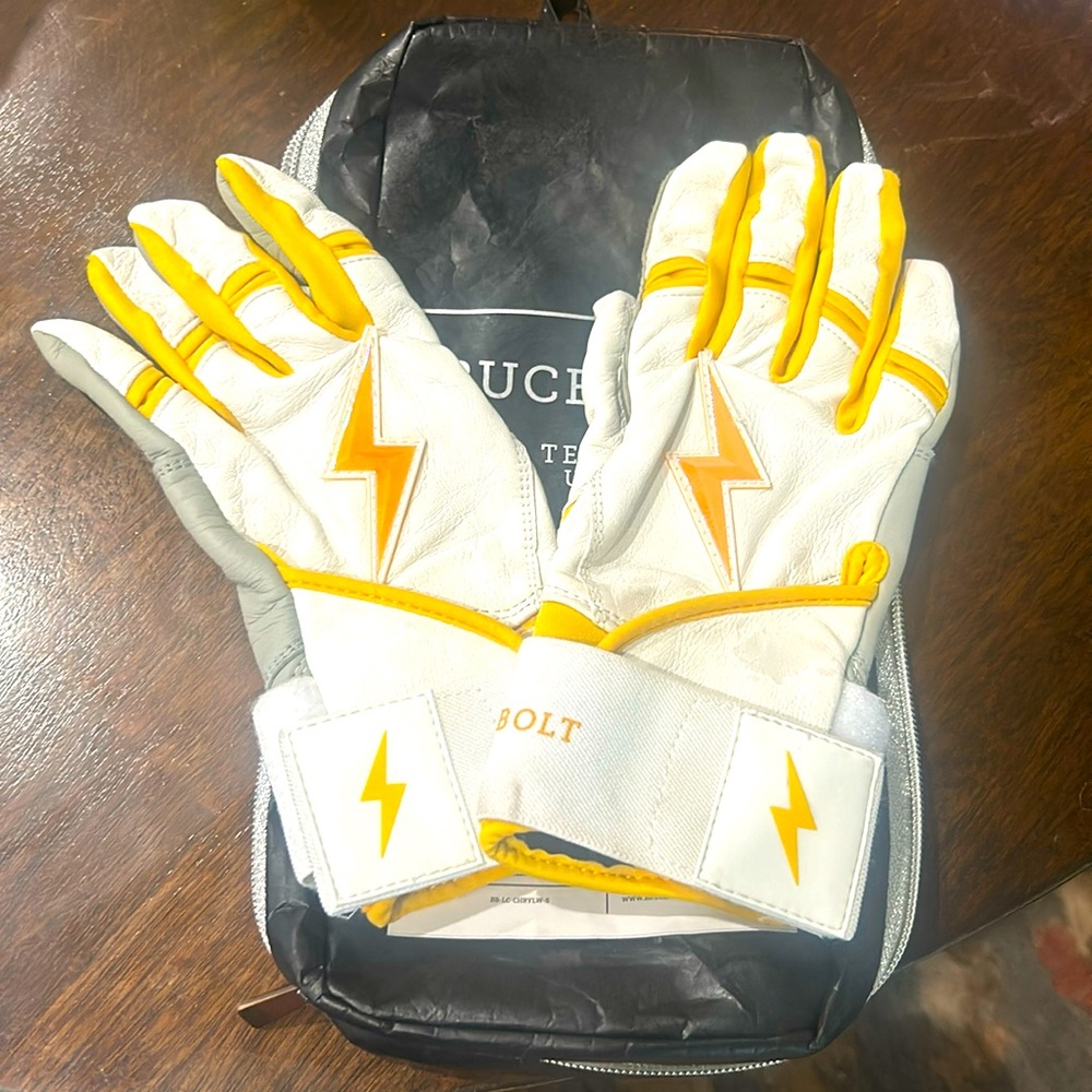 BRUCE BOLT CHROME SERIES LONG CUFF YELLOW ADULT SMALL BATTING GLOVES